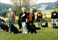 ganz rechts ist mein Herrchen und ich !!